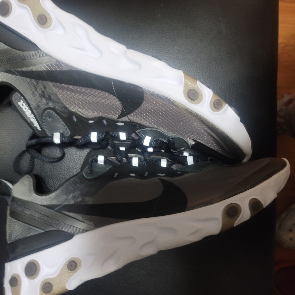 Nike React